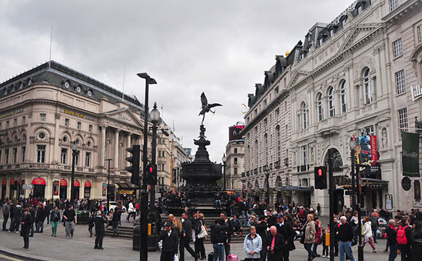 注冊(cè)英國(guó)公司后，董事能否以該公司名義辦理赴英簽證